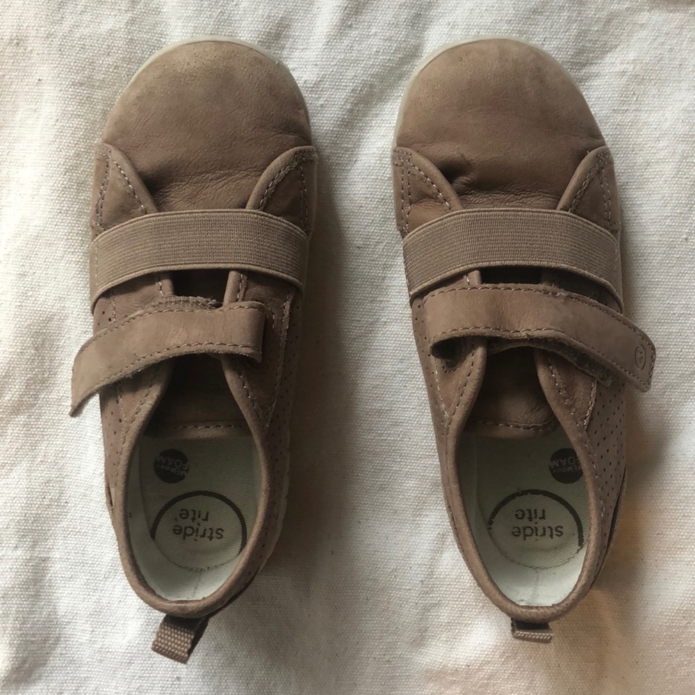 Stride rite SRT Riley Shoes